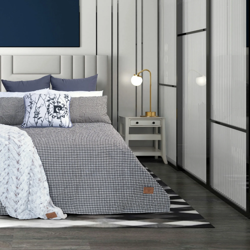 Black & white houndstooth quilt with pillowcases 240x240