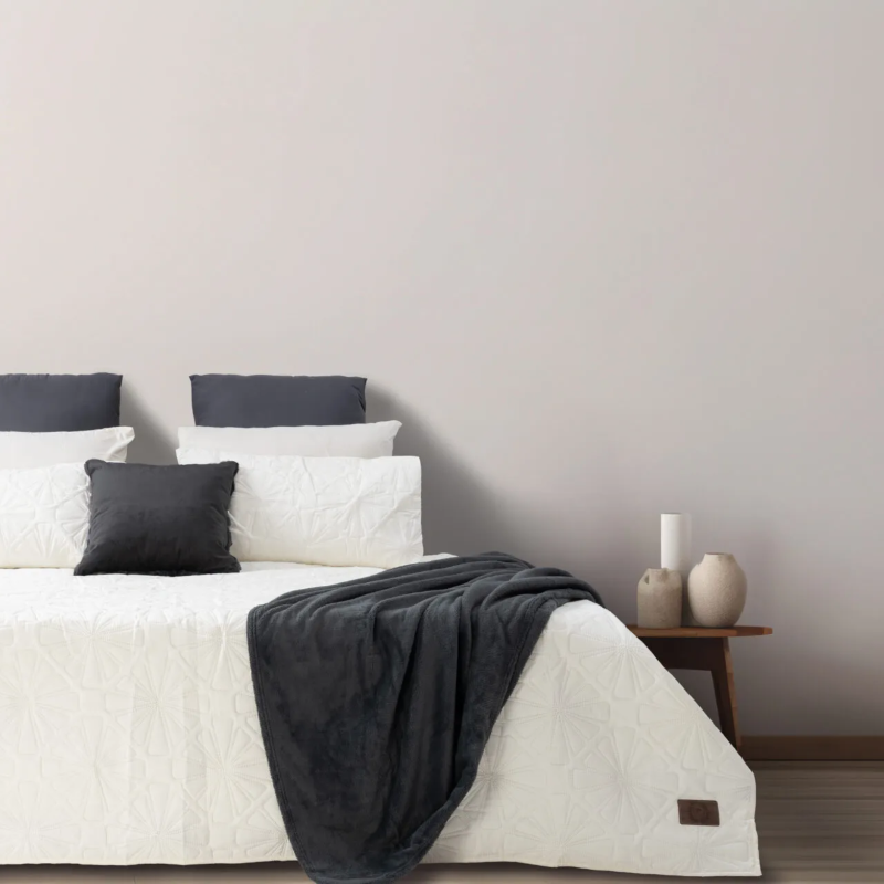 Cream pinsonic quilt with pillowcases 240x240